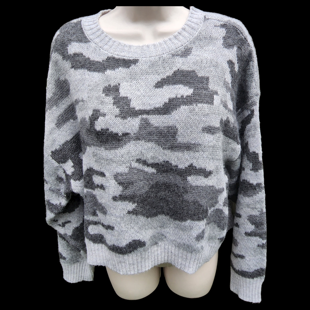 EUC American Eagle Gray Camo Sweater, Women's Size XS, Lightweight, Long sleeve‎